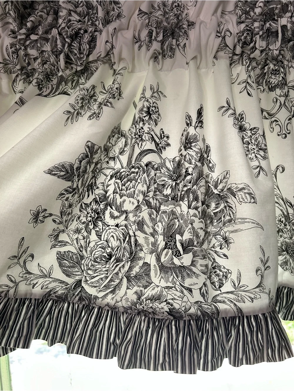 J. C. Penney Home ~Toile Floral 21” x 78” Rod Pocket Valances / Set of 2